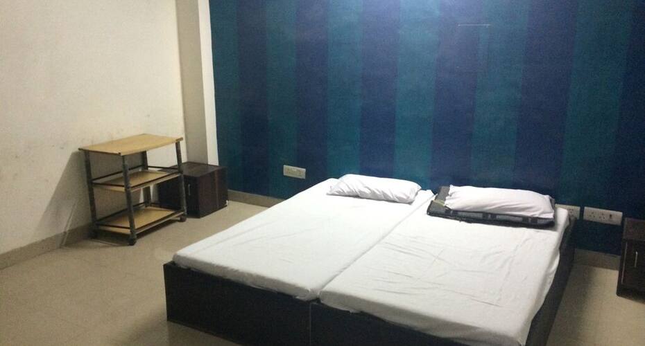 TG Stays Neelam Bata Road, Faridabad 1
